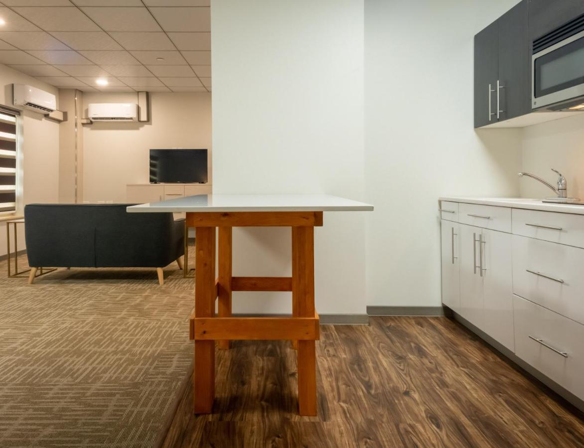 Quality Inn Sunshine Suites Terrace Ngoại thất bức ảnh