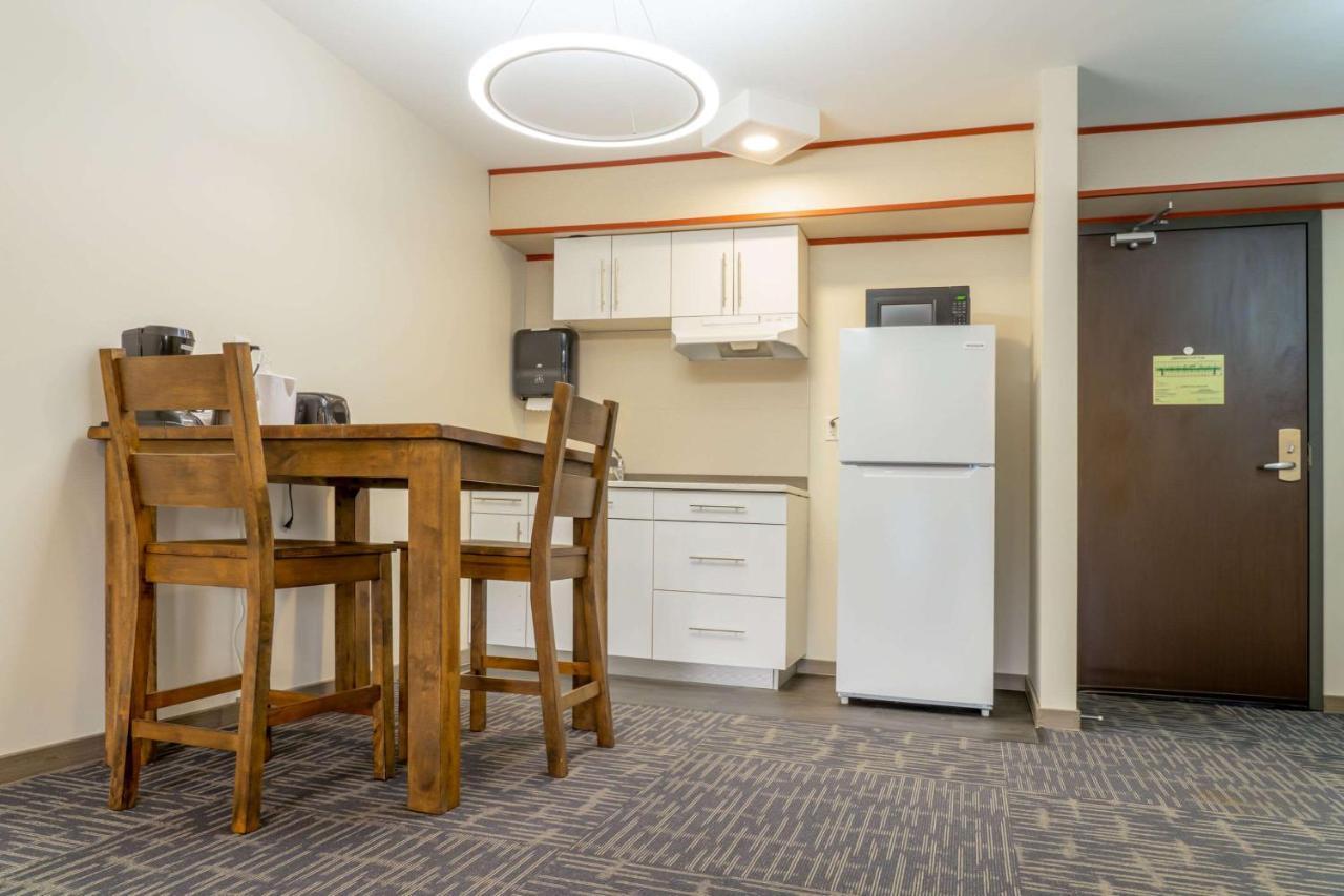 Quality Inn Sunshine Suites Terrace Ngoại thất bức ảnh