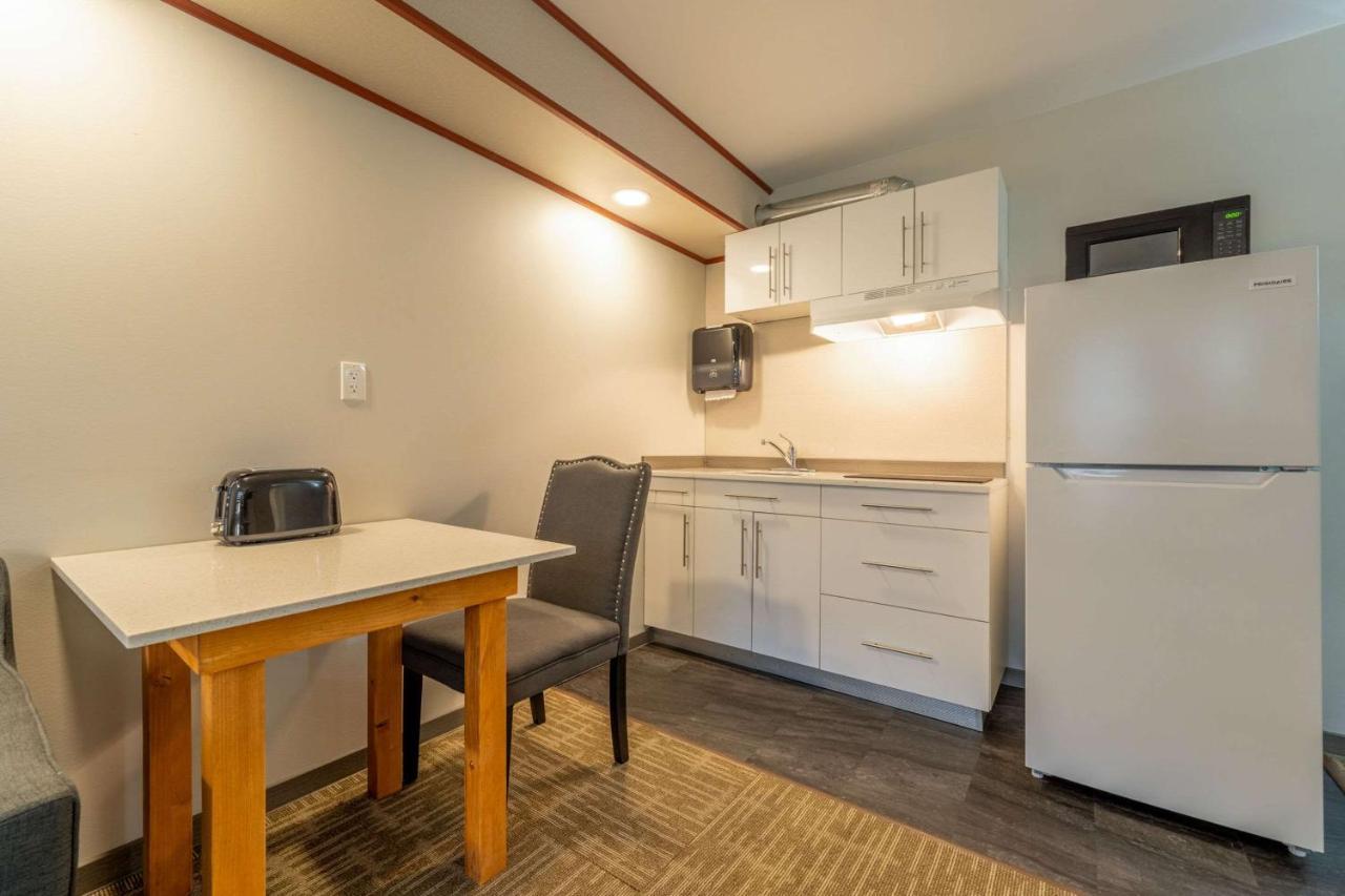 Quality Inn Sunshine Suites Terrace Ngoại thất bức ảnh